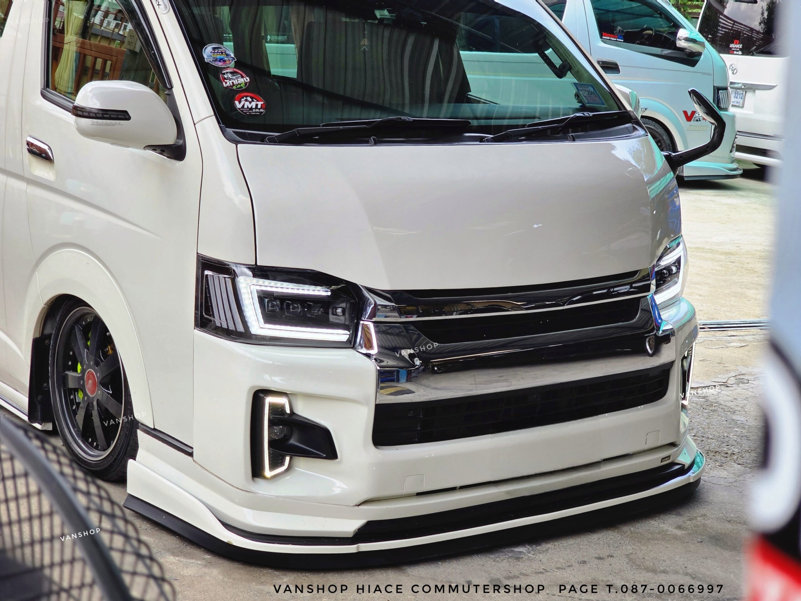 โคมไฟหน้า Valenti Jewel LED ULTRA ตรงรุ่น Toyota Hiace / Commuter 200 Series (งานสเปคแท้ญี่ปุ่น ไฟเลี้ยววิ่ง) - Image 11