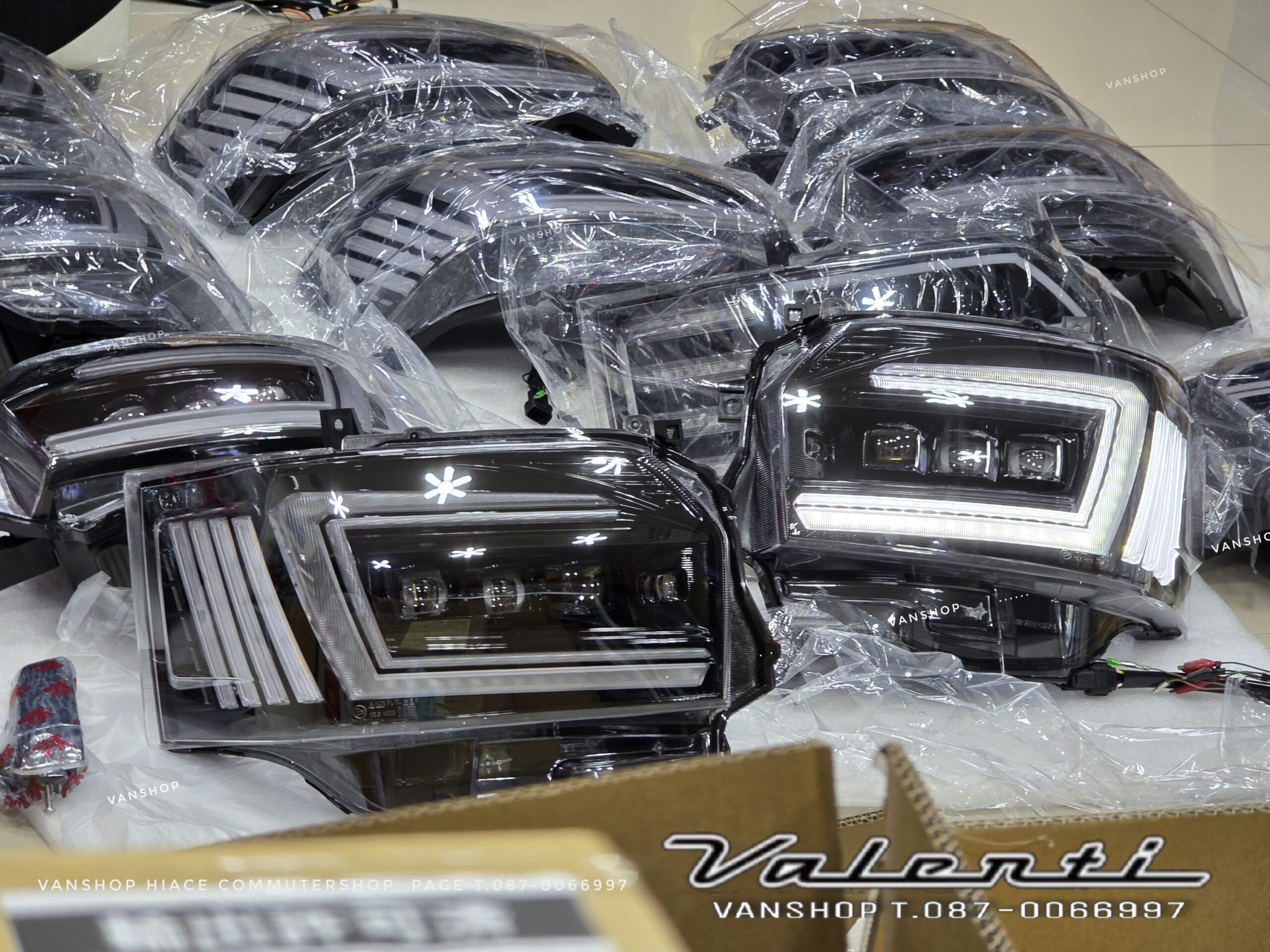 โคมไฟหน้า Valenti Jewel LED ULTRA ตรงรุ่น Toyota Hiace / Commuter 200 Series (งานสเปคแท้ญี่ปุ่น ไฟเลี้ยววิ่ง) - Image 10